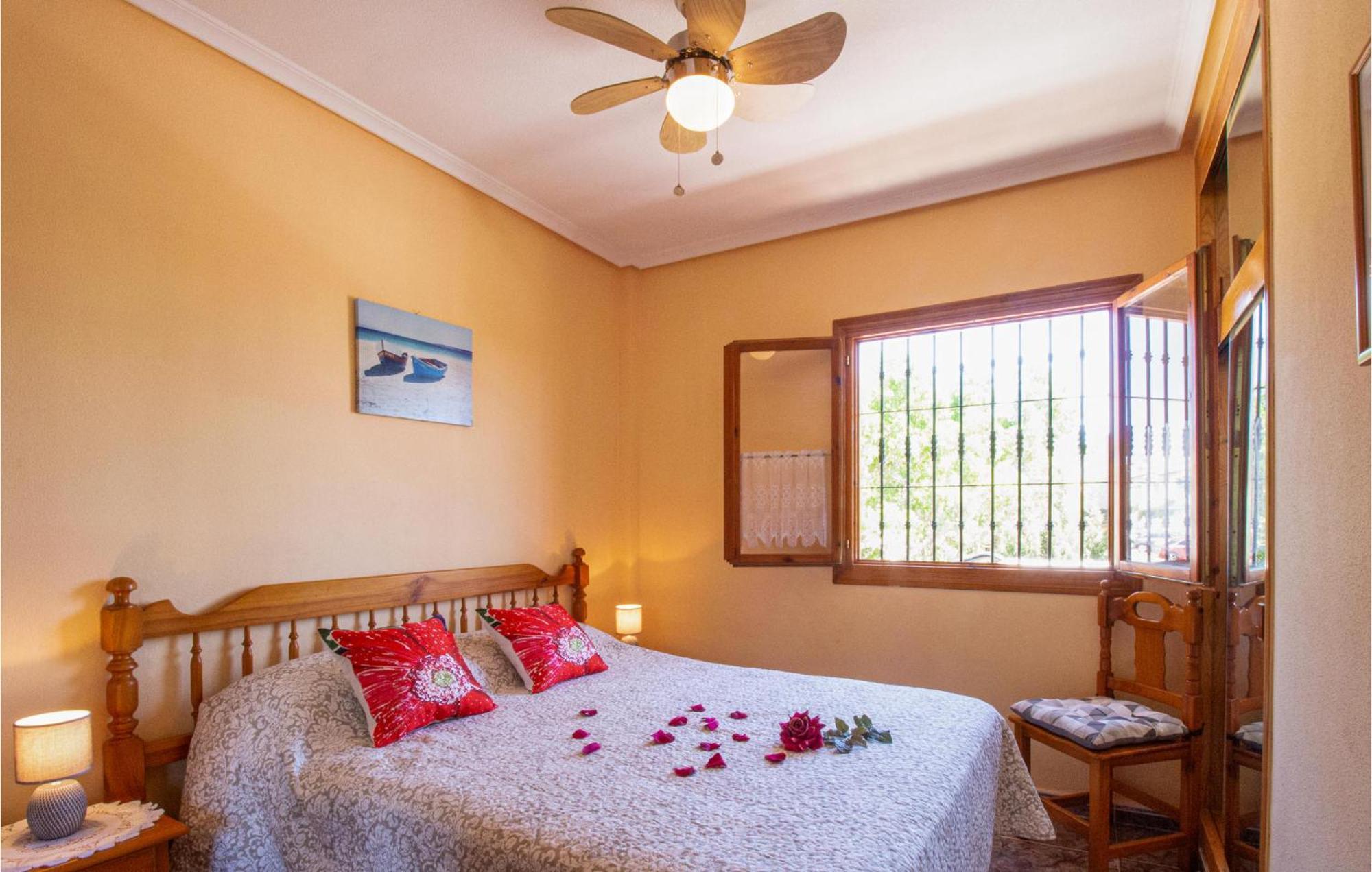 Cozy Apartment In Guardamar Del Segura Exterior photo