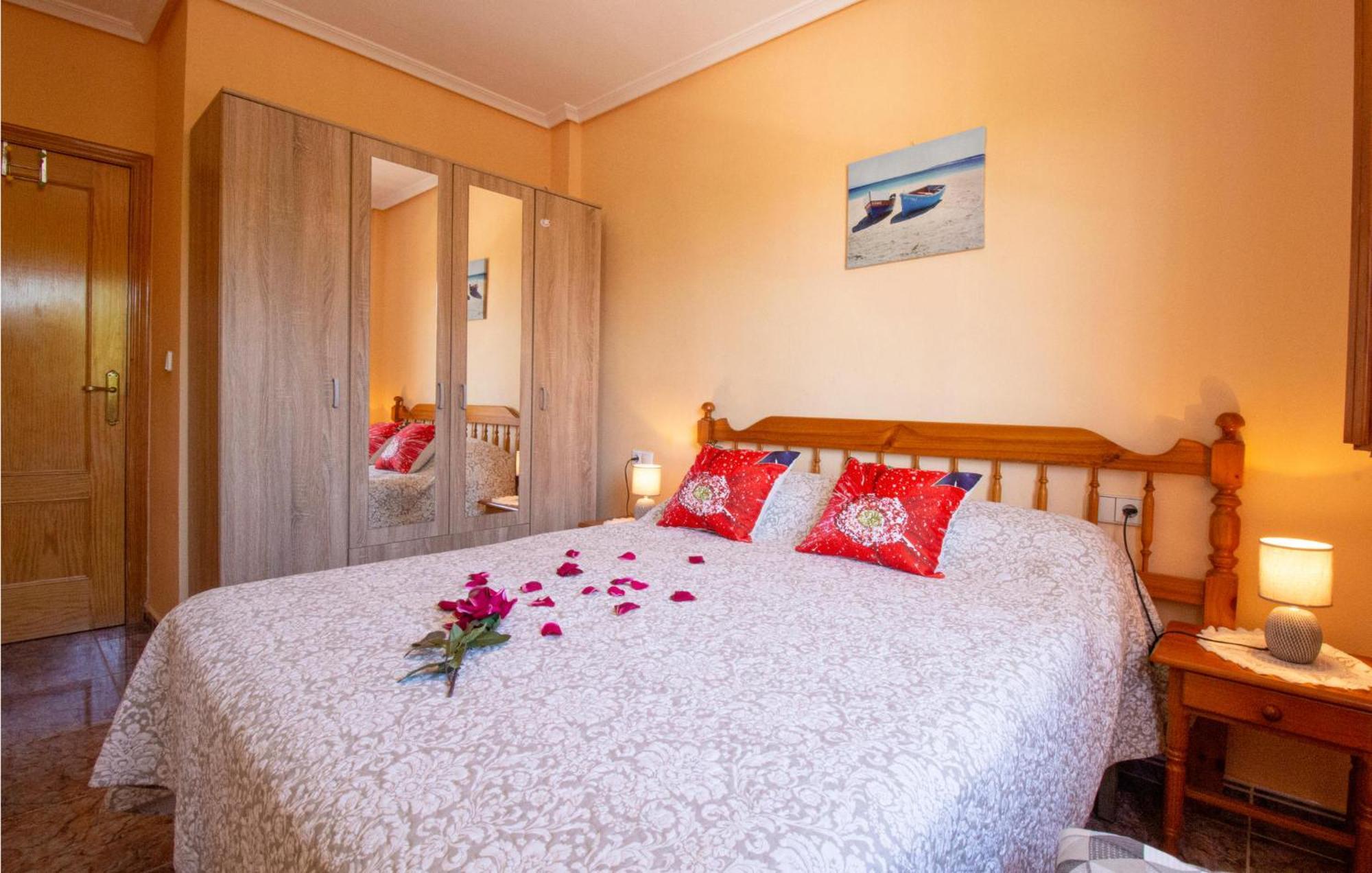 Cozy Apartment In Guardamar Del Segura Exterior photo